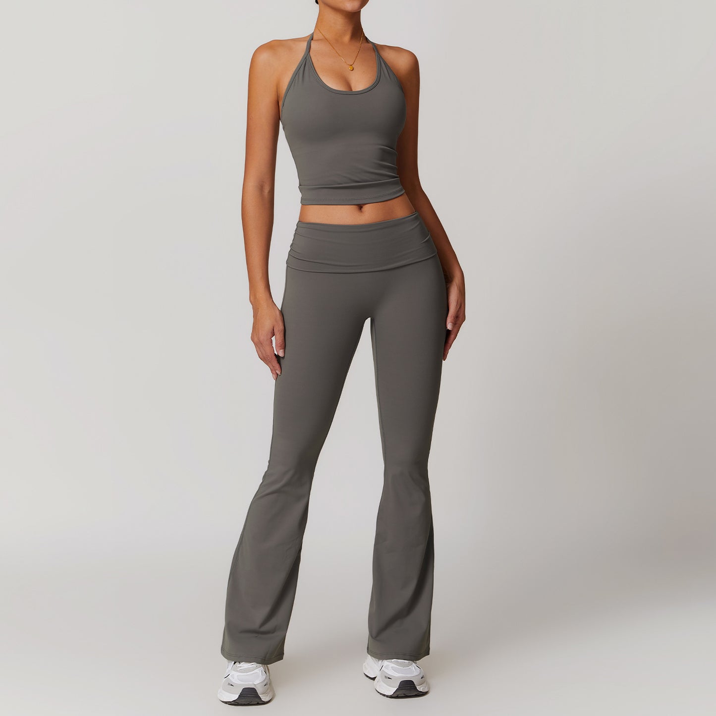 Discover the essence of comfort and style in our yoga wear photo series showcasing trendy sportswear combos FYSE1010